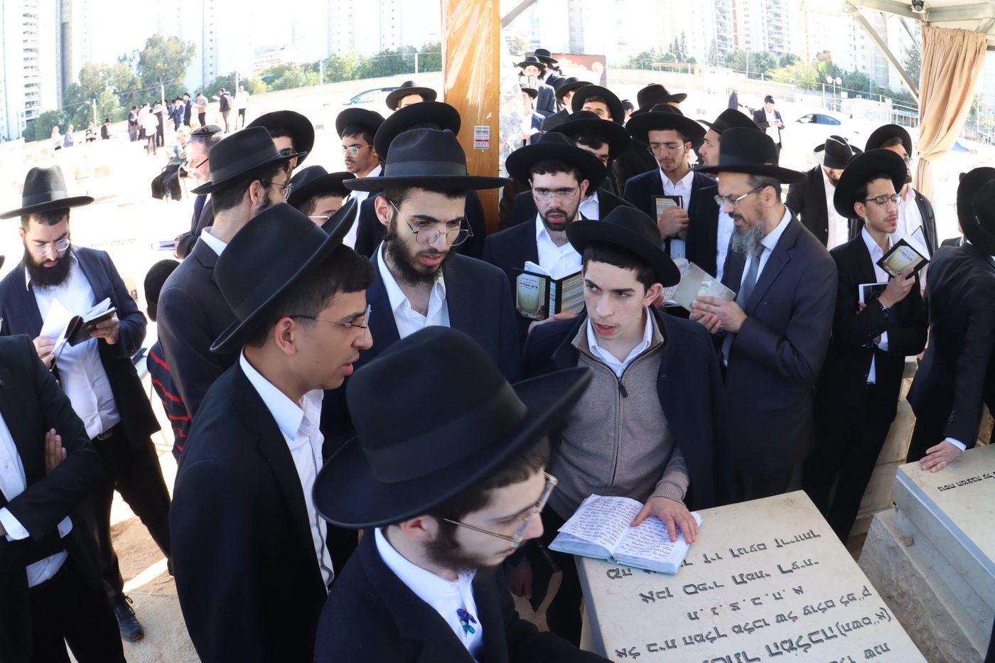 י"א חודש להגר"מ מאזוז זצ"ל 