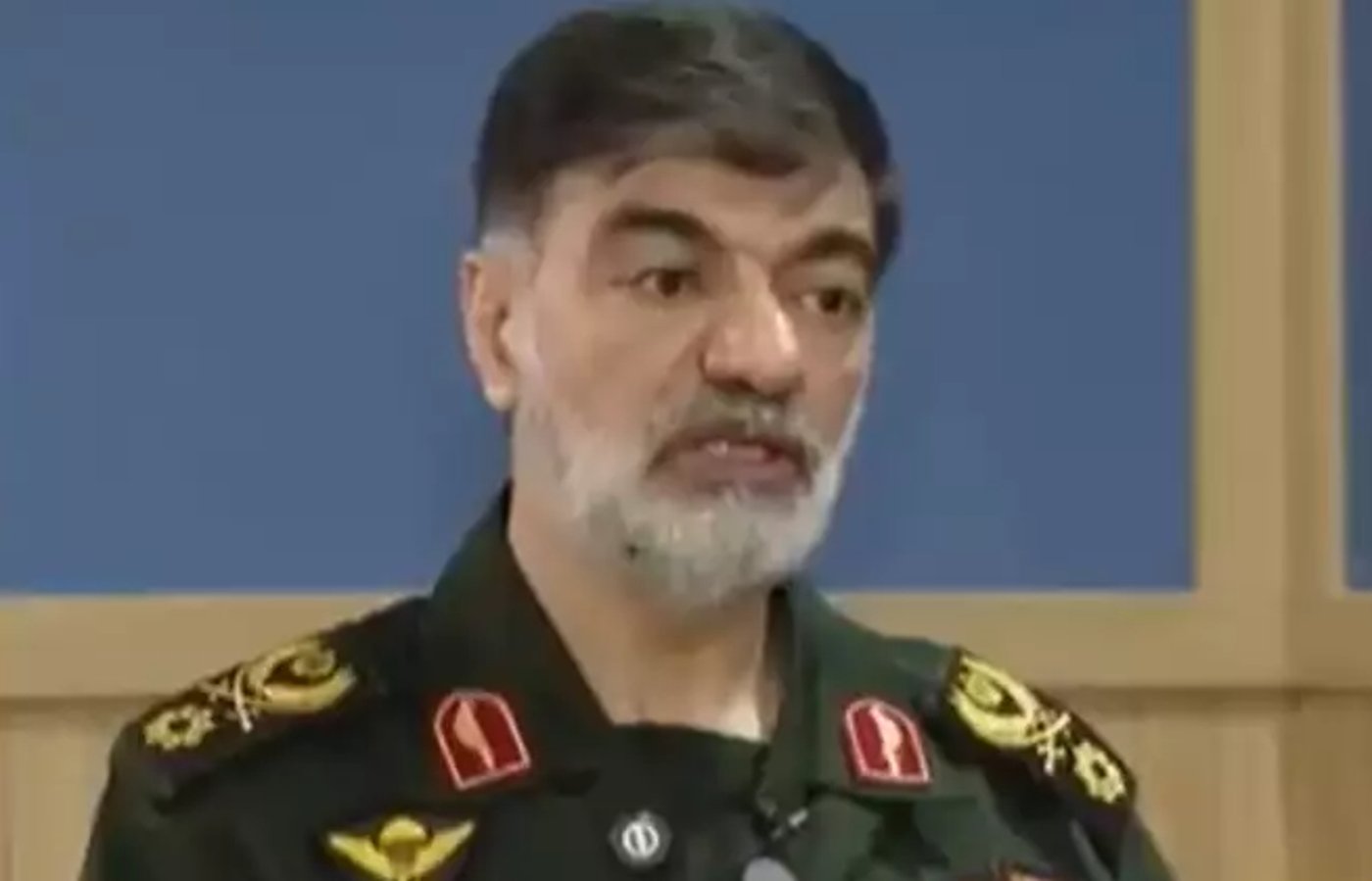 מסר מאיים. מפקד משטרת איראן