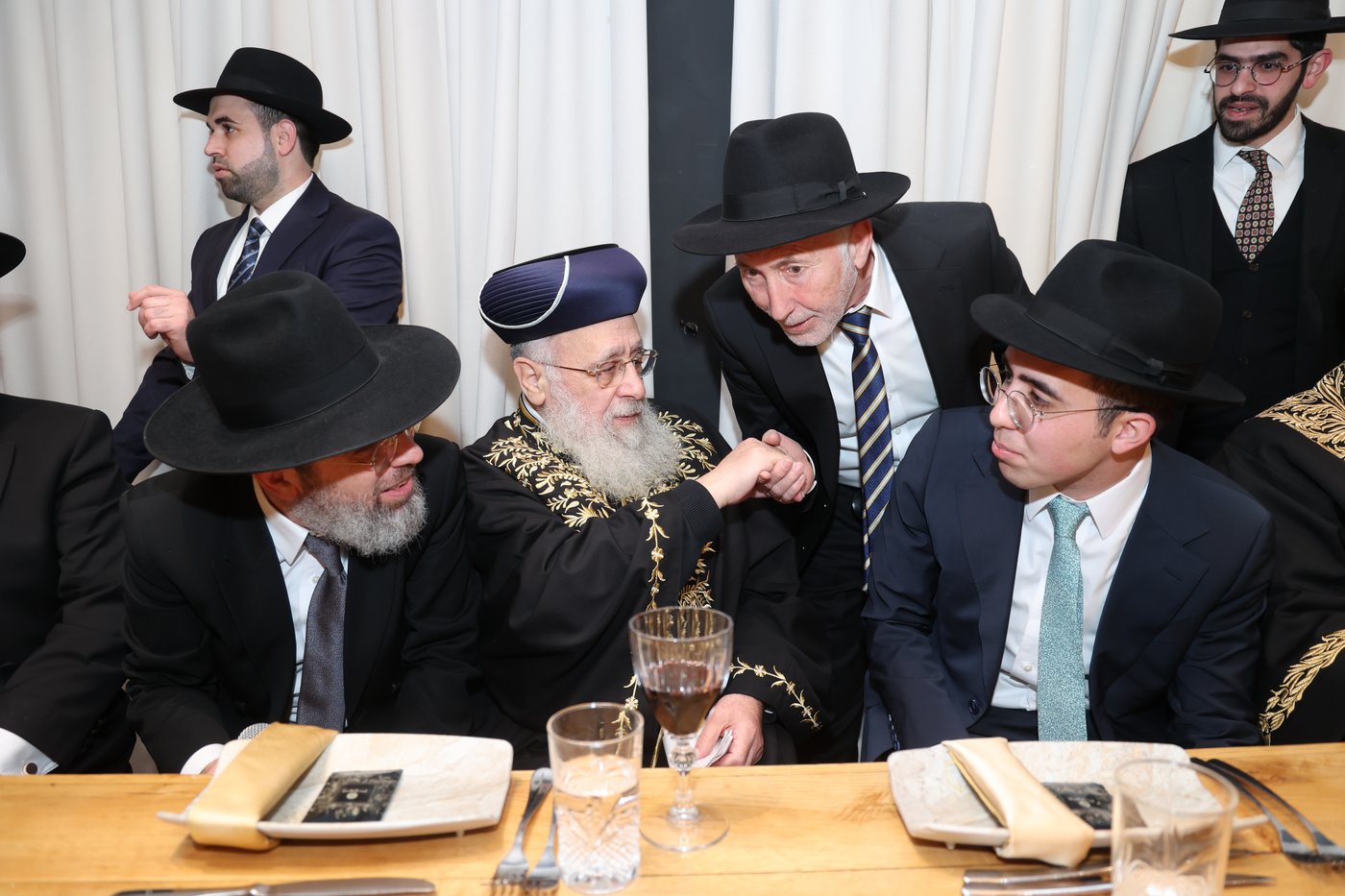 שמחת אירוסי נכדתם המשותפת של הרשל''צים הגר"י יוסף והגרש"מ עמאר