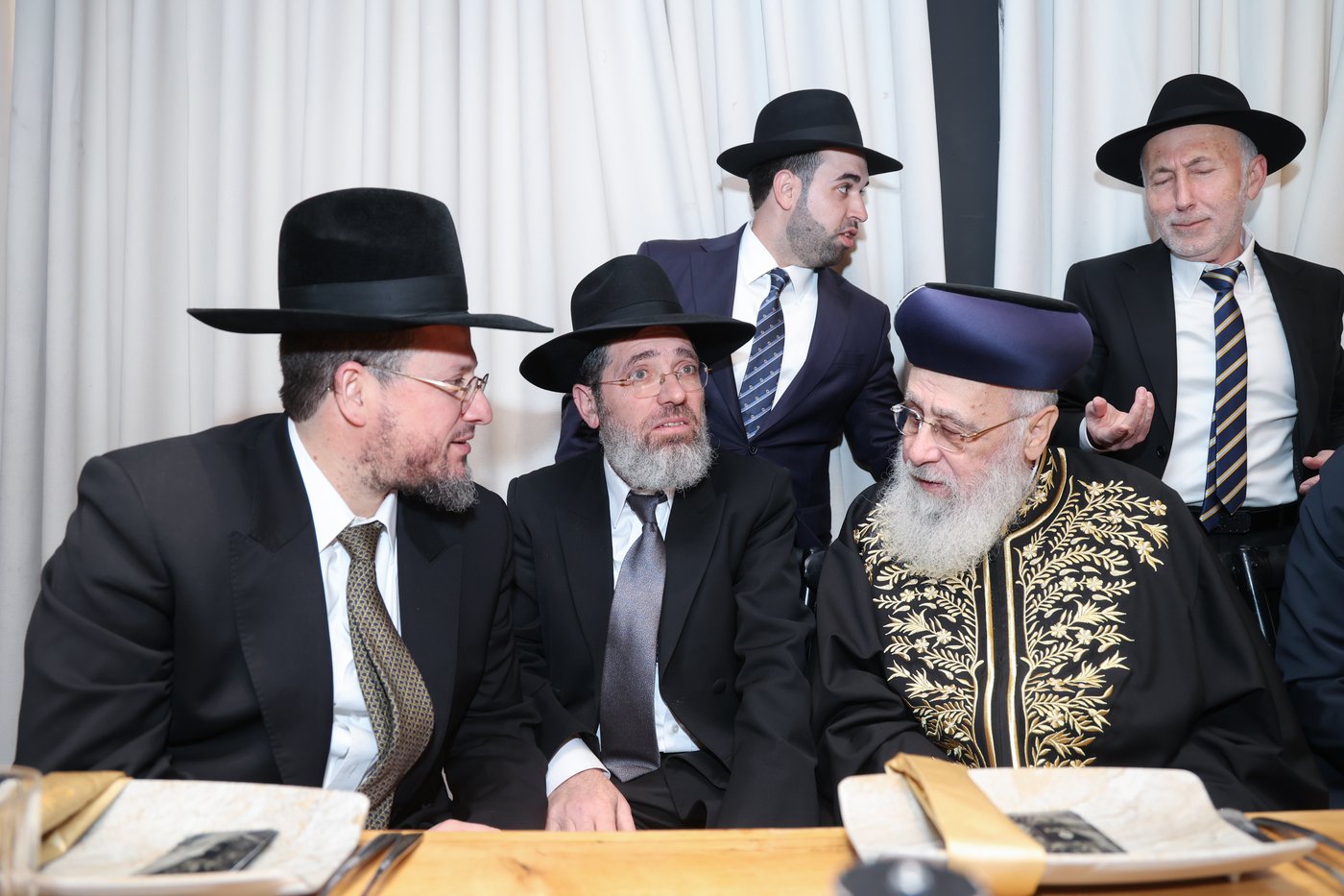 שמחת אירוסי נכדתם המשותפת של הרשל''צים הגר"י יוסף והגרש"מ עמאר