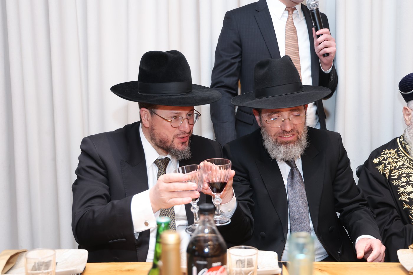 שמחת אירוסי נכדתם המשותפת של הרשל''צים הגר"י יוסף והגרש"מ עמאר