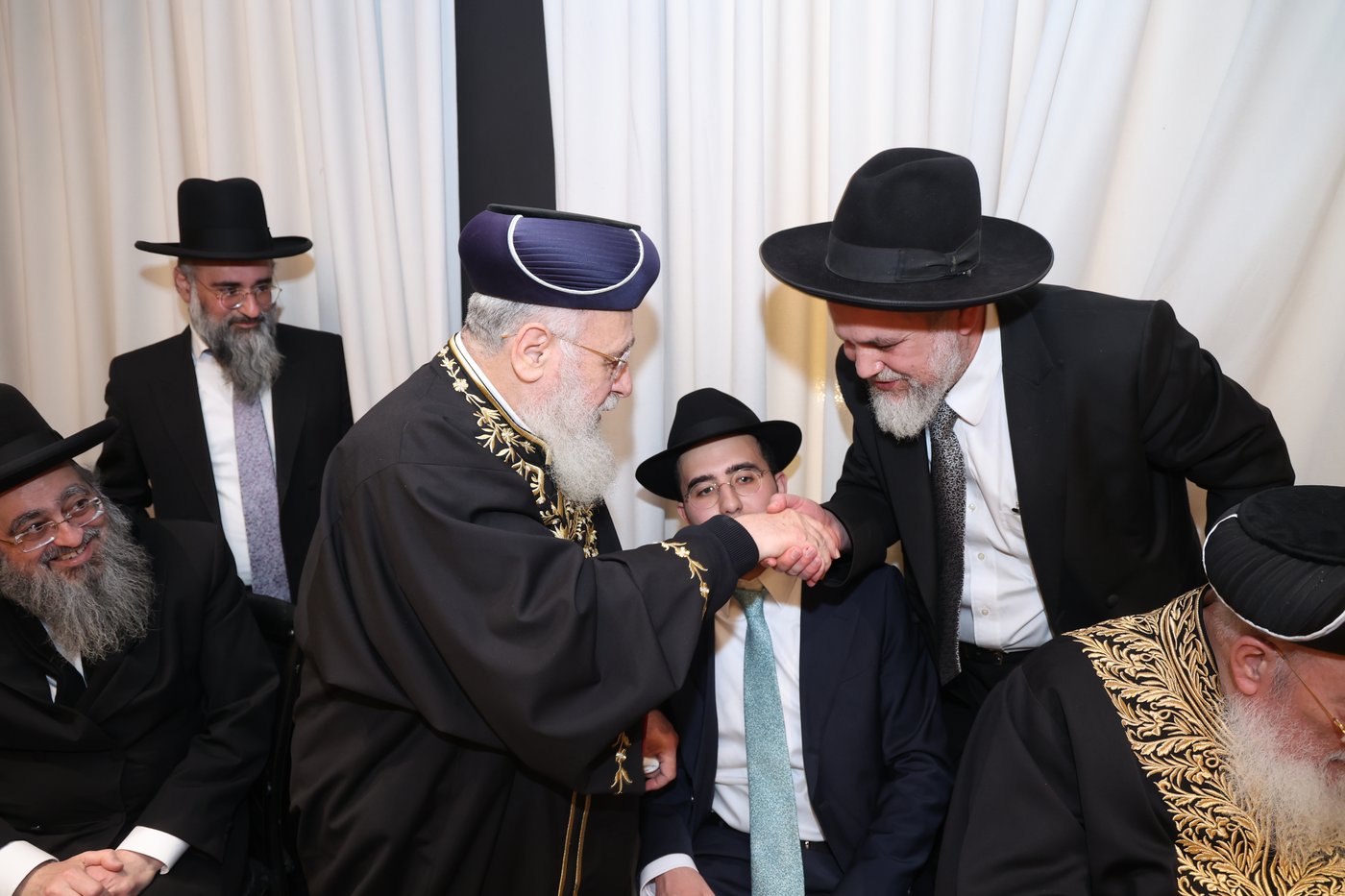 שמחת אירוסי נכדתם המשותפת של הרשל''צים הגר"י יוסף והגרש"מ עמאר