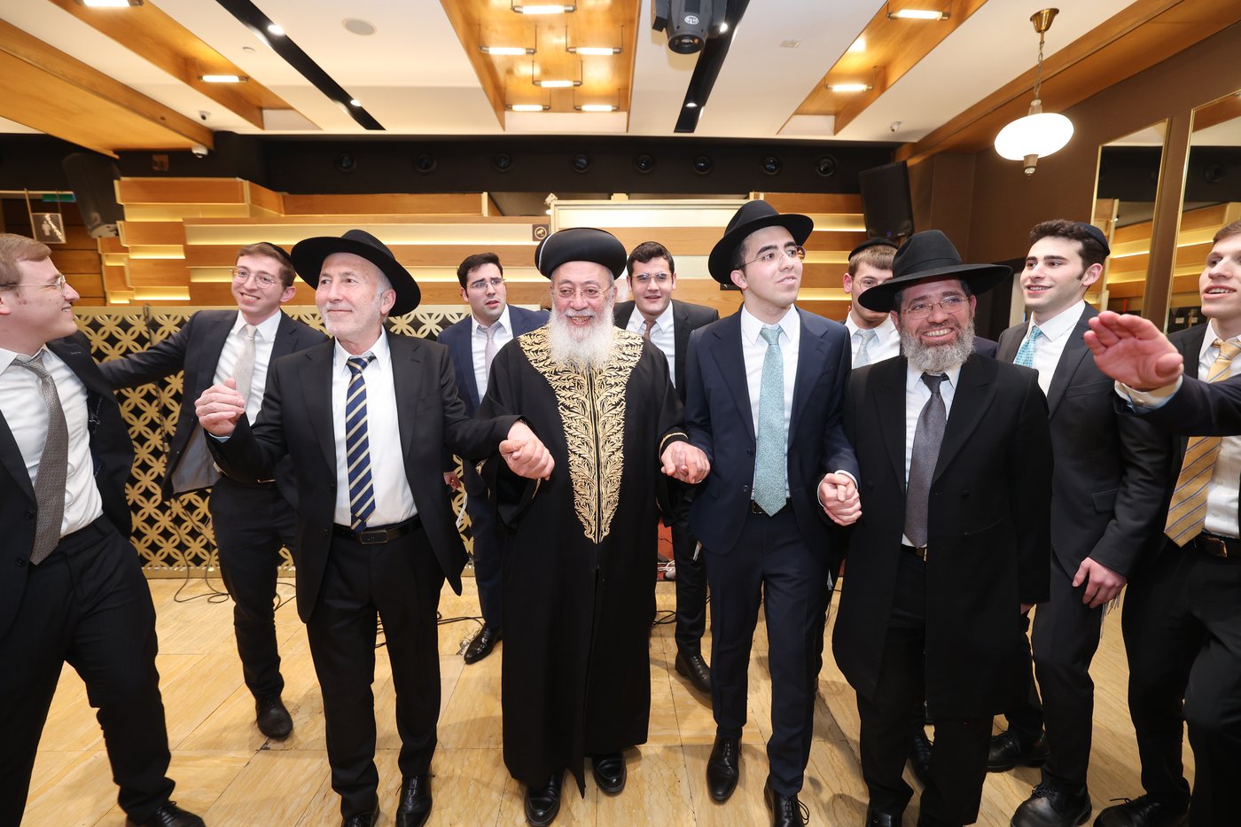 שמחת אירוסי נכדתם המשותפת של הרשל''צים הגר"י יוסף והגרש"מ עמאר