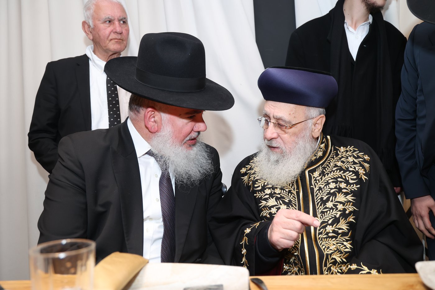 שמחת אירוסי נכדתם המשותפת של הרשל''צים הגר"י יוסף והגרש"מ עמאר