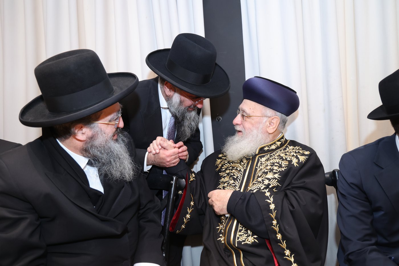 שמחת אירוסי נכדתם המשותפת של הרשל''צים הגר"י יוסף והגרש"מ עמאר