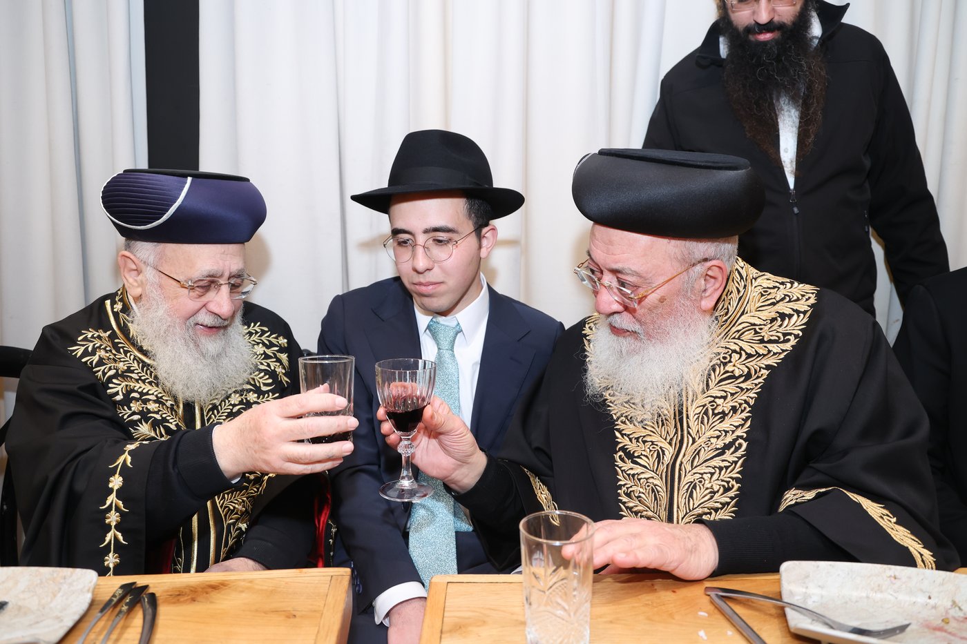 שמחת אירוסי נכדתם המשותפת של הרשל''צים הגר"י יוסף והגרש"מ עמאר