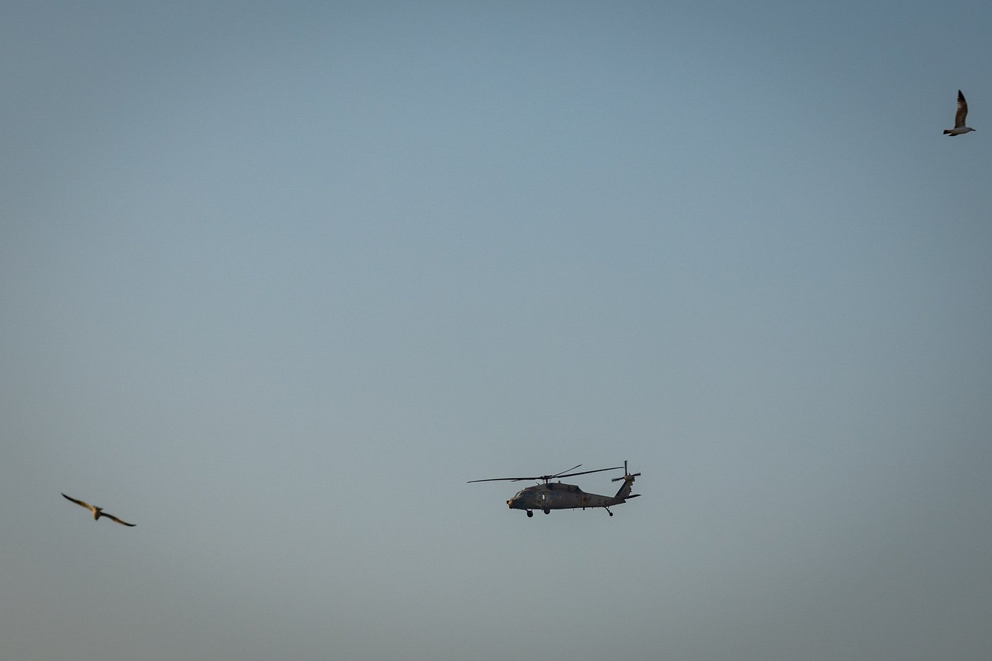 מטוס קרב בתל אביב, אתמול