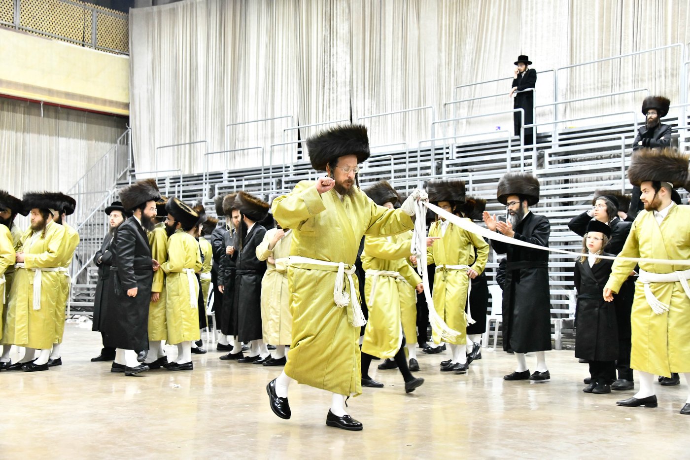 שמחת בית תולדות אברהם יצחק - מאקאווא