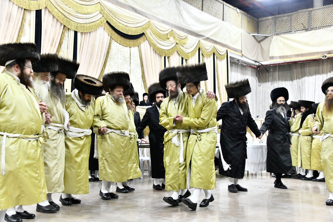 שמחת בית תולדות אברהם יצחק - מאקאווא