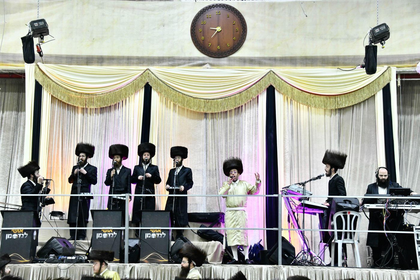 שמחת בית תולדות אברהם יצחק - מאקאווא