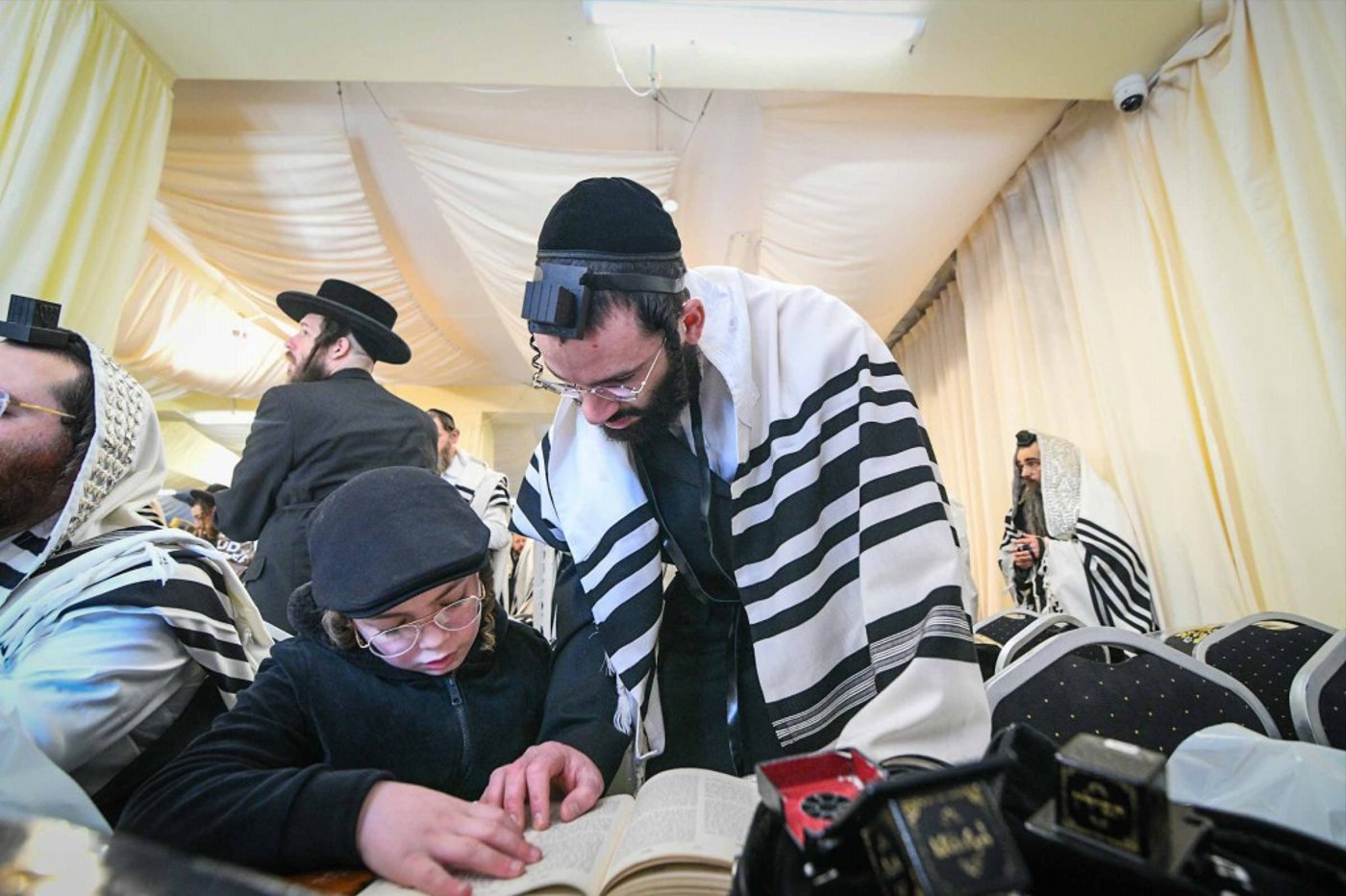 מראות ההילולא קדישא בליזענסק - אדר תשפ"ו