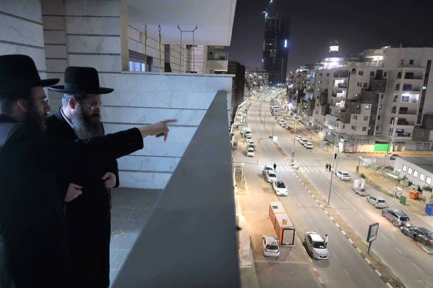 הגר"ז זילברשטיין בביקור במתחם הסופרים