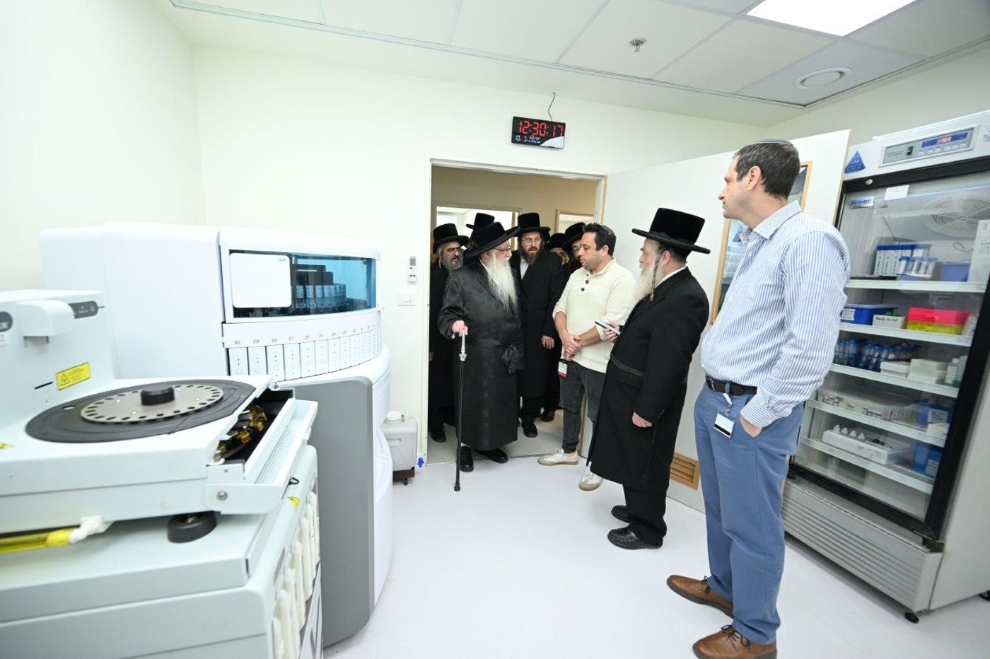 האדמו"ר מצאנז בחנוכת מחלקת יולדות ממוגנת במרכז הרפואי צאנז