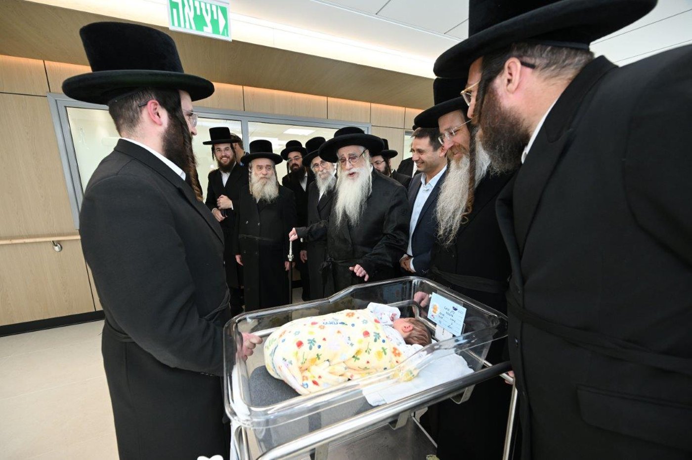 האדמו"ר מצאנז בחנוכת מחלקת יולדות ממוגנת במרכז הרפואי צאנז