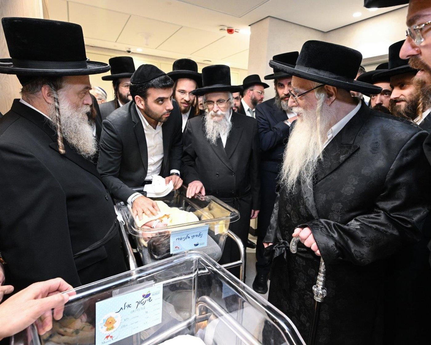 האדמו"ר מצאנז בחנוכת מחלקת יולדות ממוגנת במרכז הרפואי צאנז