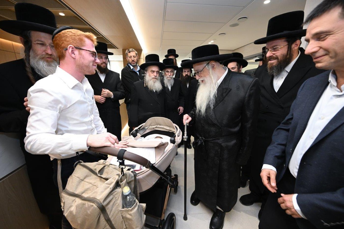 האדמו"ר מצאנז בחנוכת מחלקת יולדות ממוגנת במרכז הרפואי צאנז