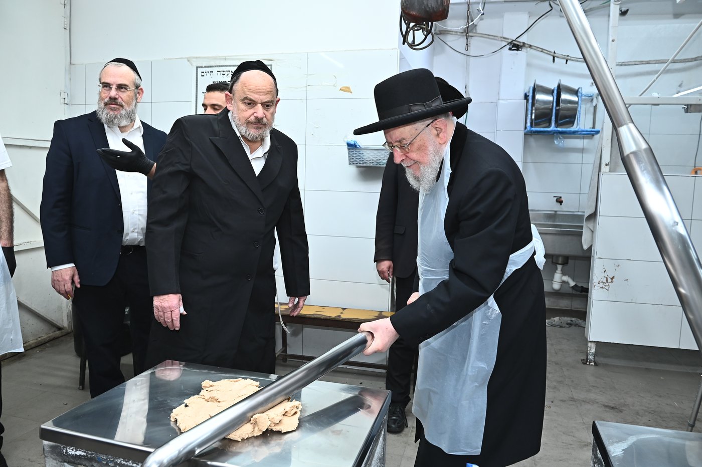 הגרי"מ לאו באפיית מצות