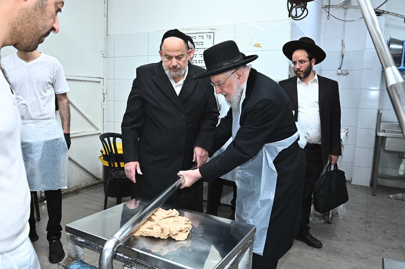 הגרי"מ לאו באפיית מצות