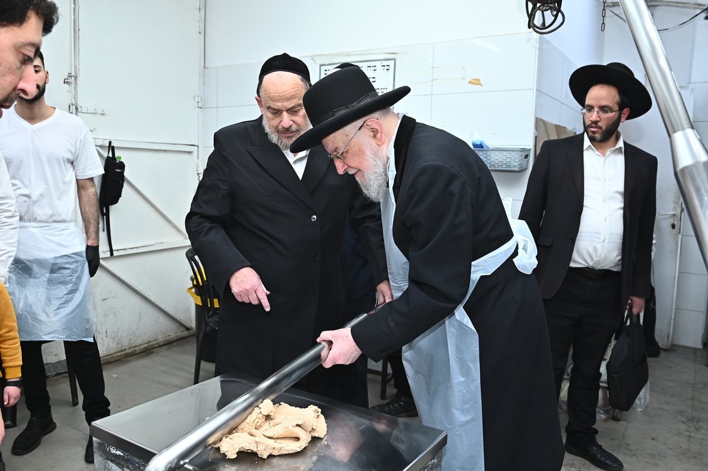 הגרי"מ לאו באפיית מצות