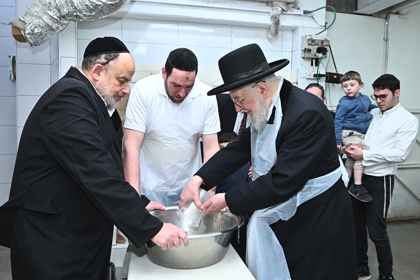 הגרי"מ לאו באפיית מצות