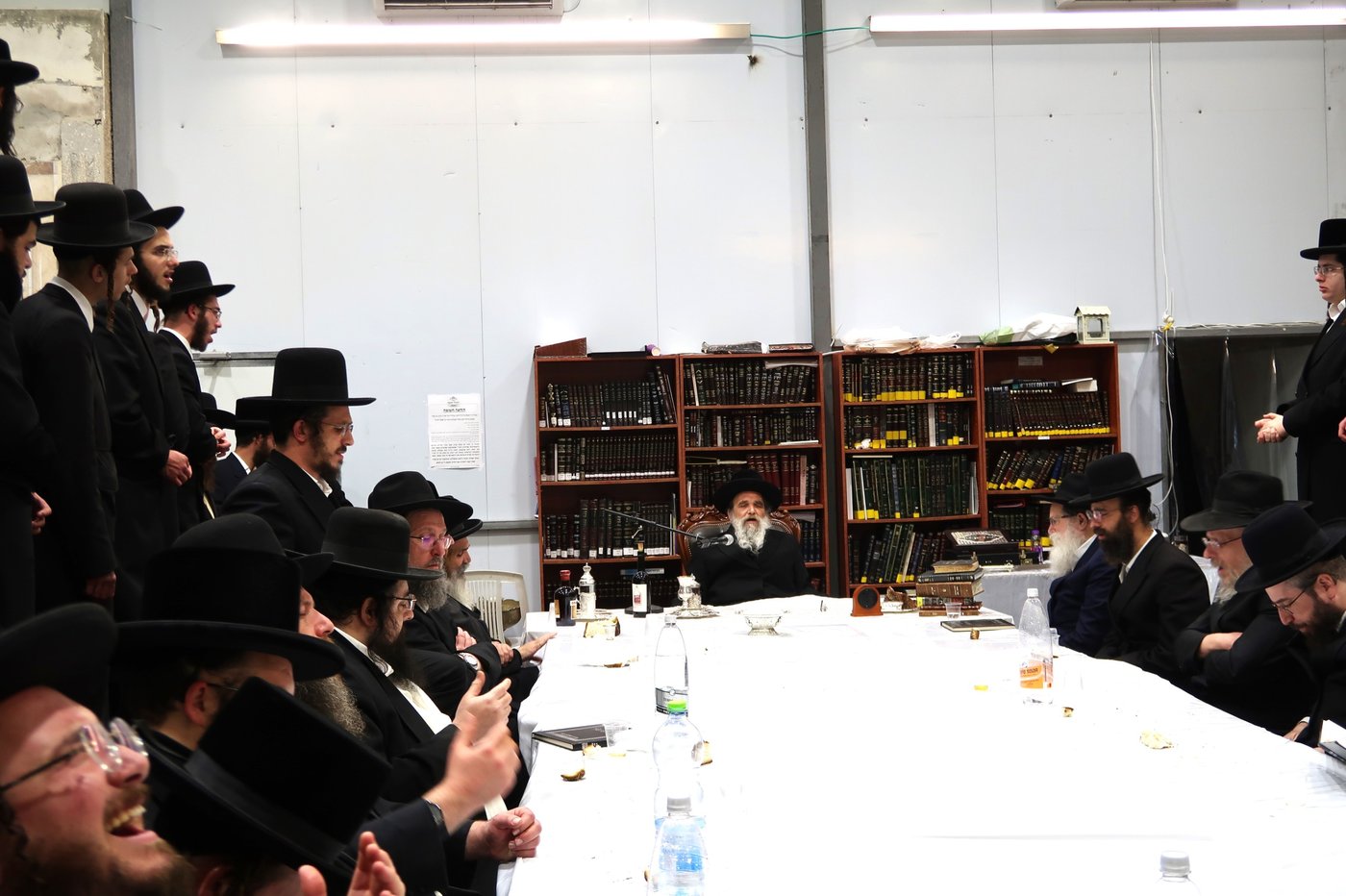 האדמו"ר מאשלג בעל ה"בני היכלא" בטיש כ"א אדר