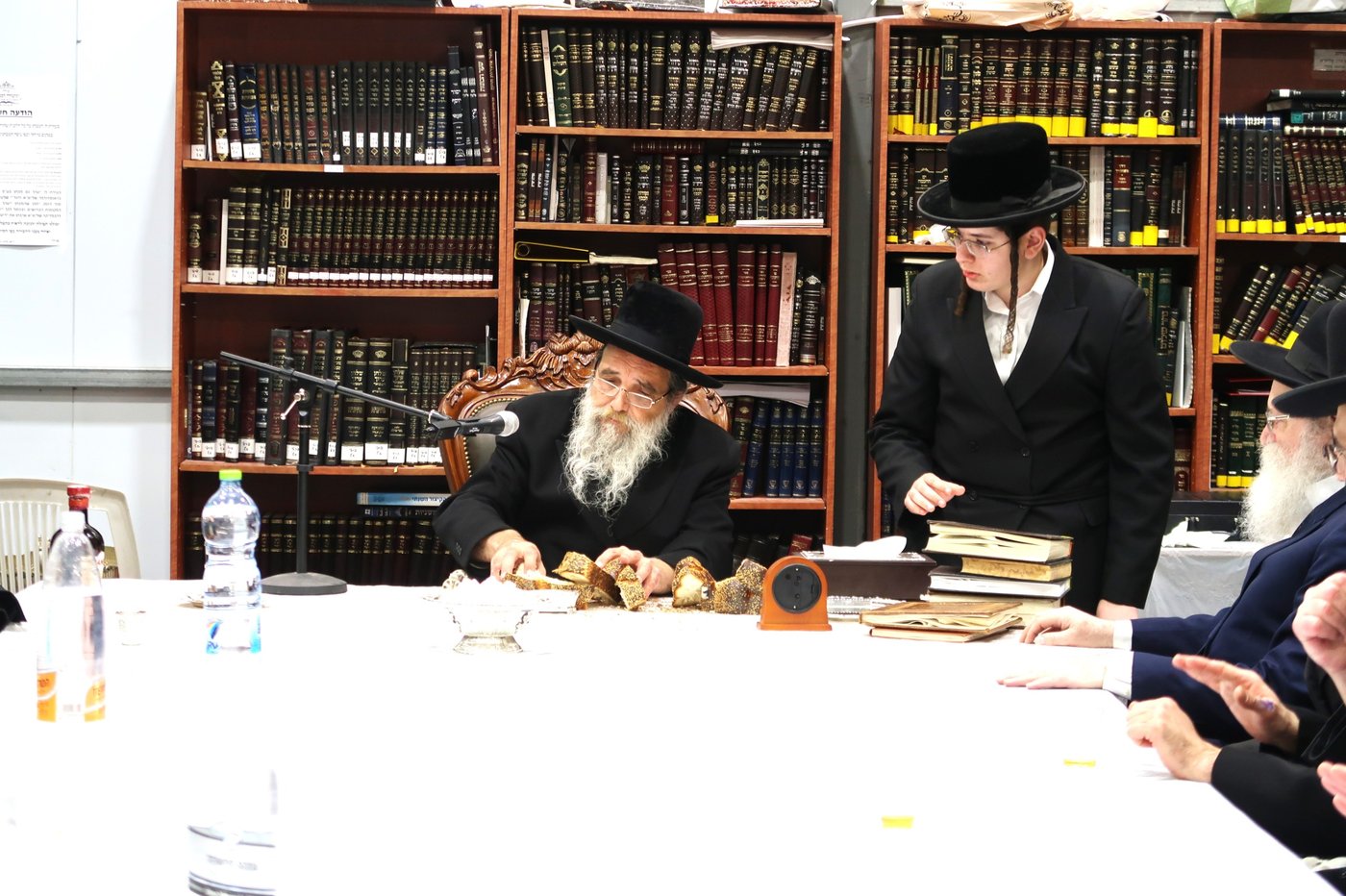 האדמו"ר מאשלג בעל ה"בני היכלא" בטיש כ"א אדר