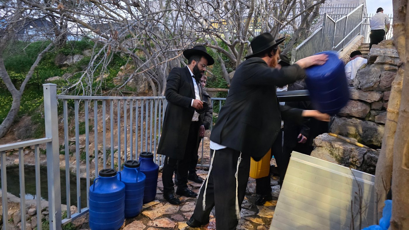 הרה"ג ר' שלום מאיר סיאני בשאיבת מים שלנו