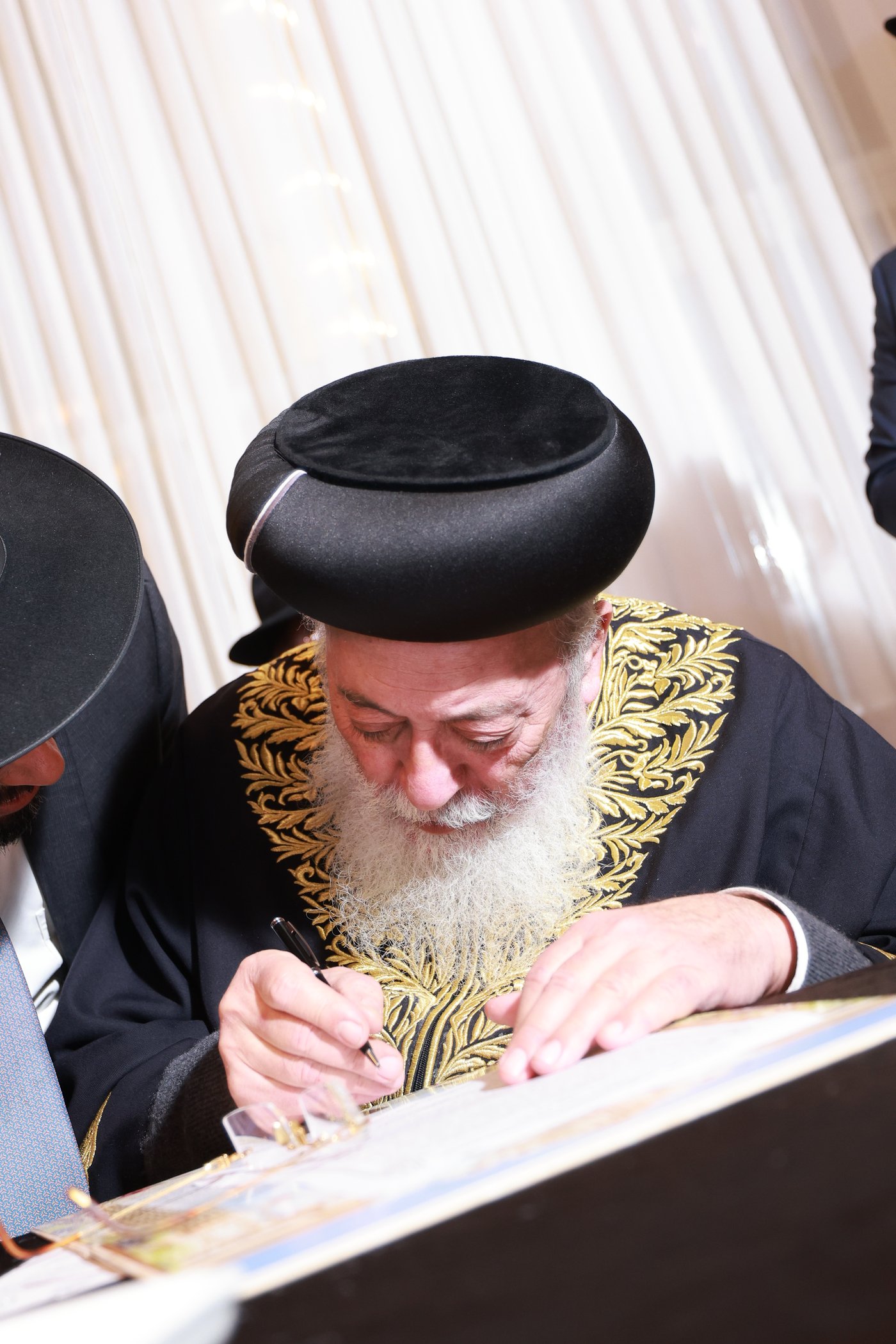 שמחת נישואי נכד הגאון רבי יצחק כהן