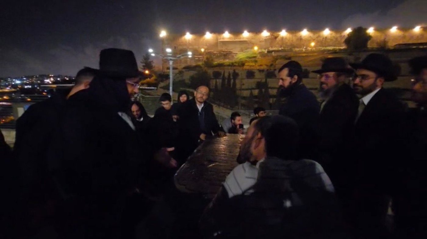 בצל המלחמה: הגאון הינוקא תפילה מיוחדת בירושלים