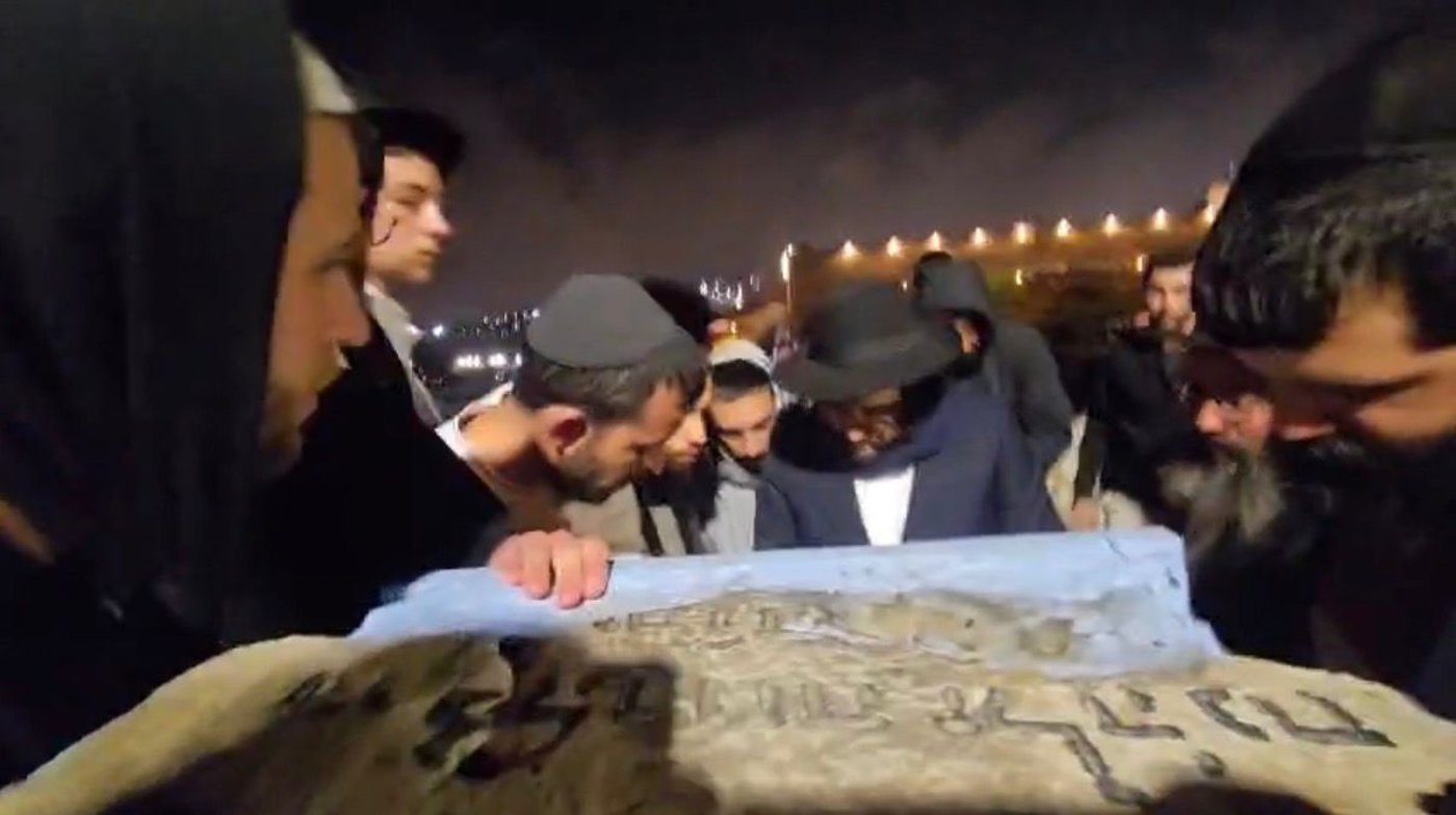 בצל המלחמה: הגאון הינוקא תפילה מיוחדת בירושלים