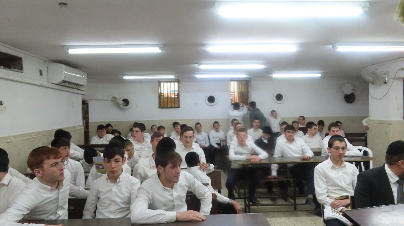 הגר"י זילברשטיין בשיחתו לתלמידי ישיבת 'דרכי שלמה'