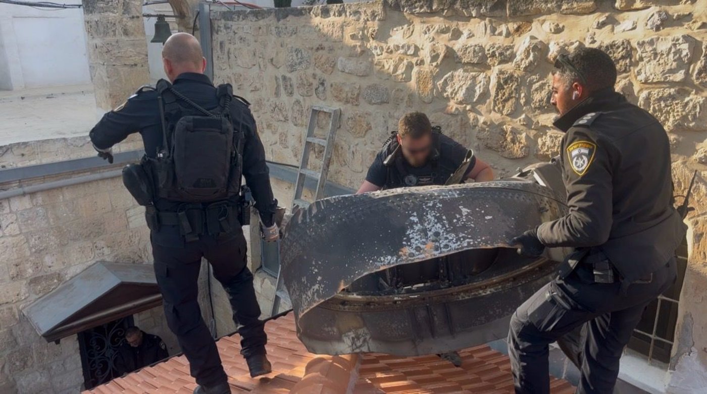 הפגיעה במקומות הקדושים