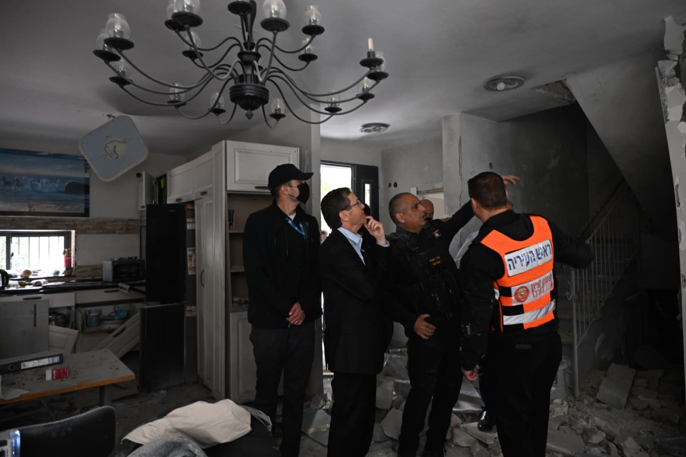 ביקור נשיא המדינה בזירת הנפילה בראשון לציון