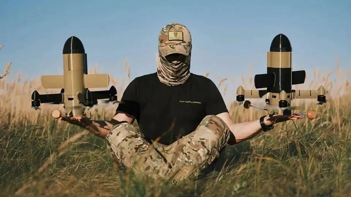 חייל אוקראיני עם ה״סטינג״