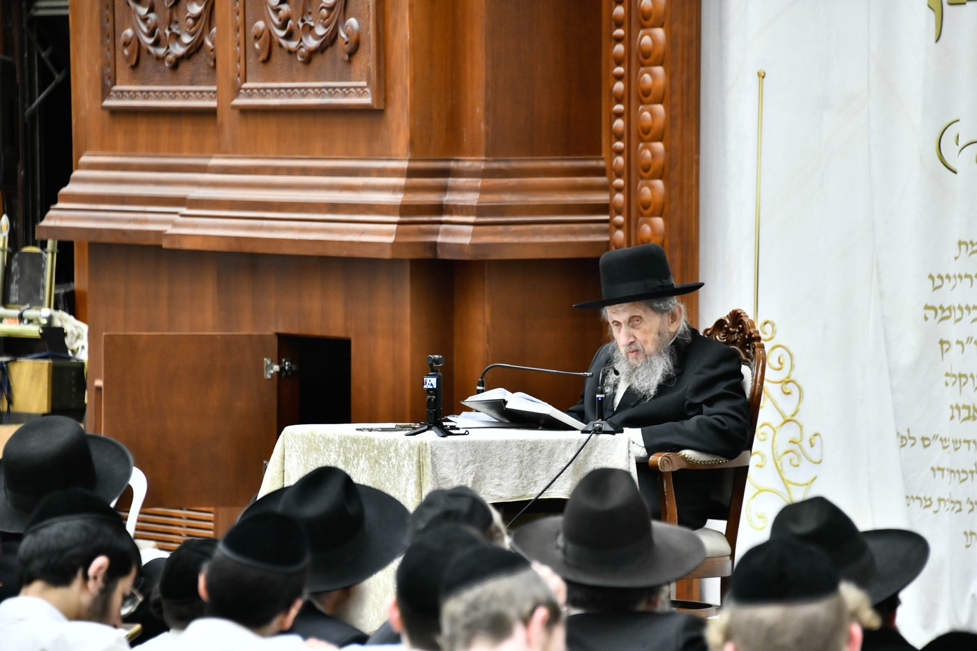 הגר"ד לנדו בשיחה בישיבת בית מדרש עליון