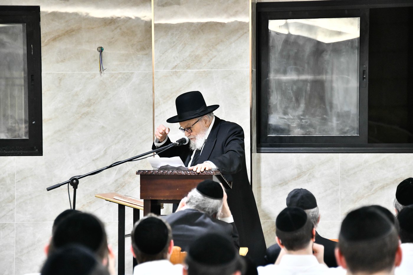 הגרמ"ה הירש בשיחה בישיבת כרמיאל