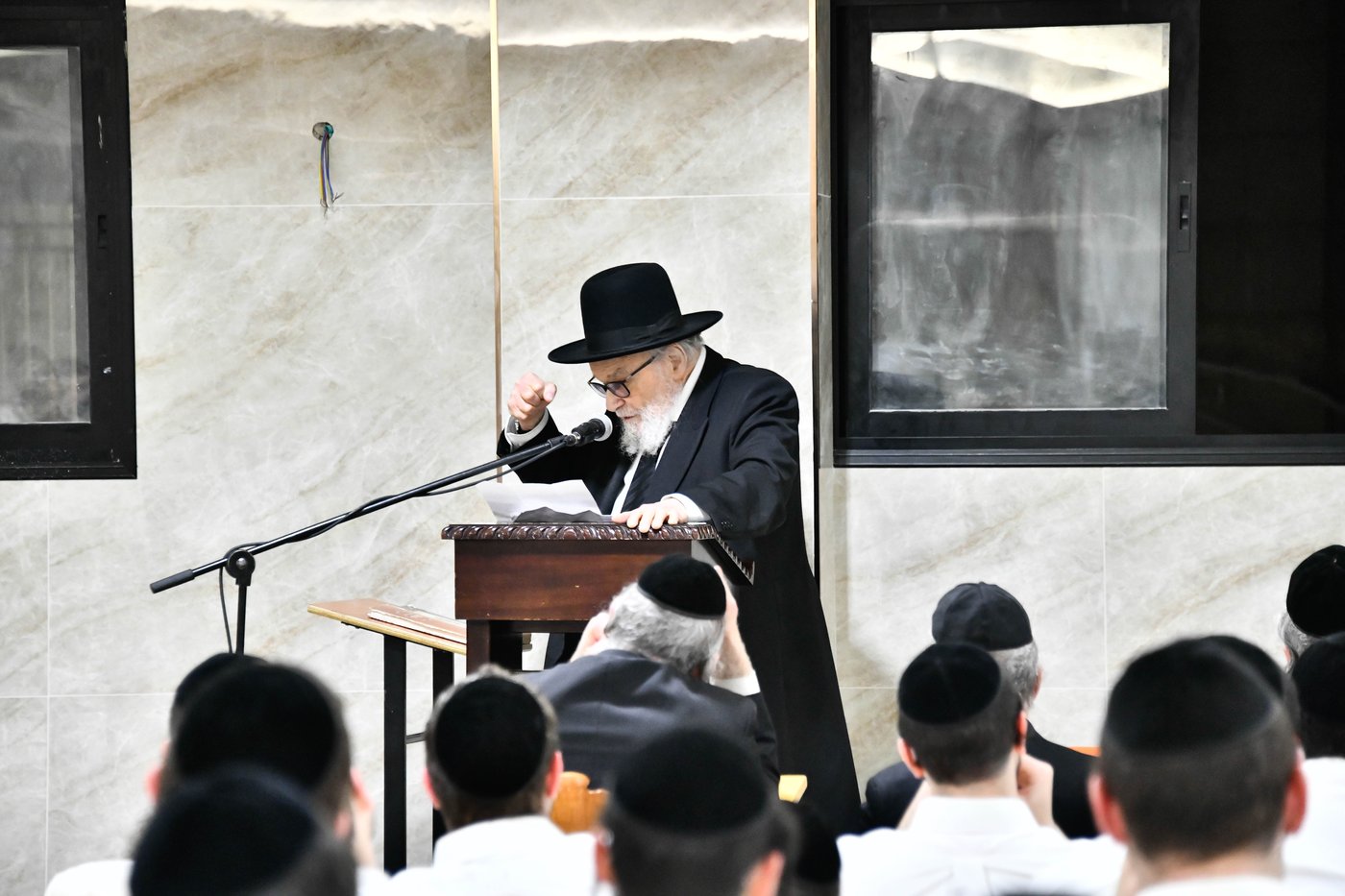 הגרמ"ה הירש בשיחה בישיבת כרמיאל