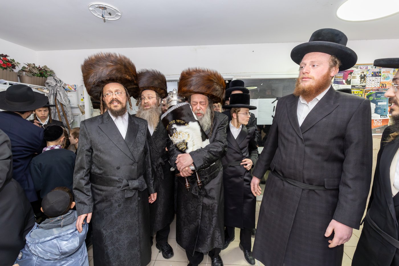 הכנסת ס"ת ושבע ברכות בחצה"ק זוועהיל