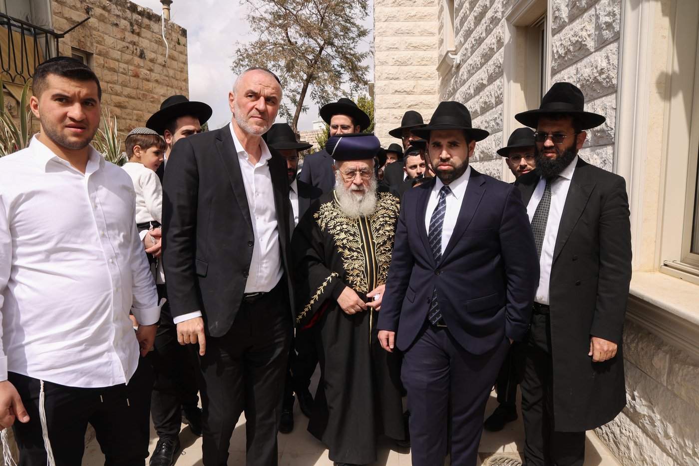 הראשל"צ הגר"י יוסף בברכת האילנות