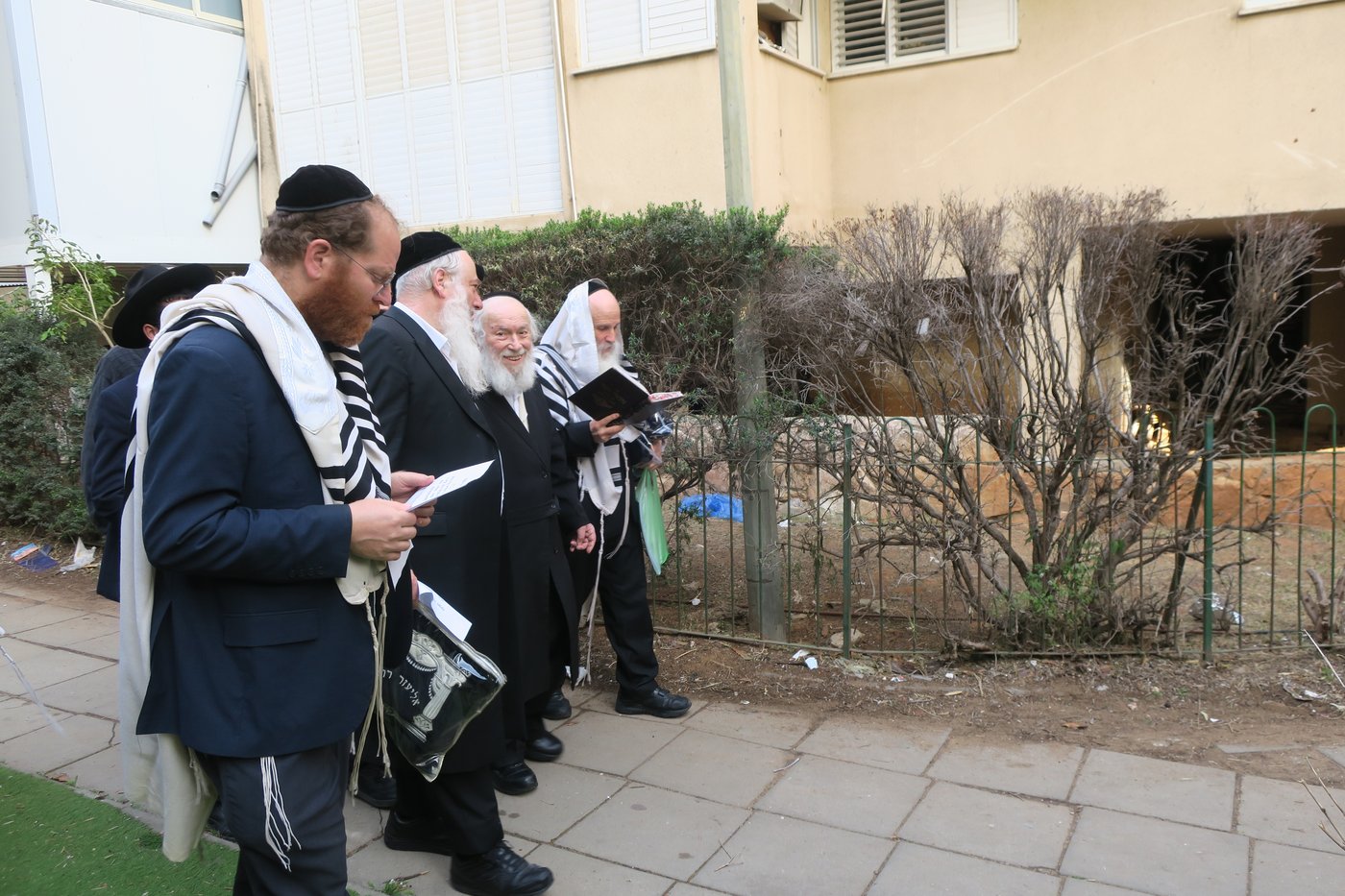 הגר"י זילברשטיין בברכת האילנות