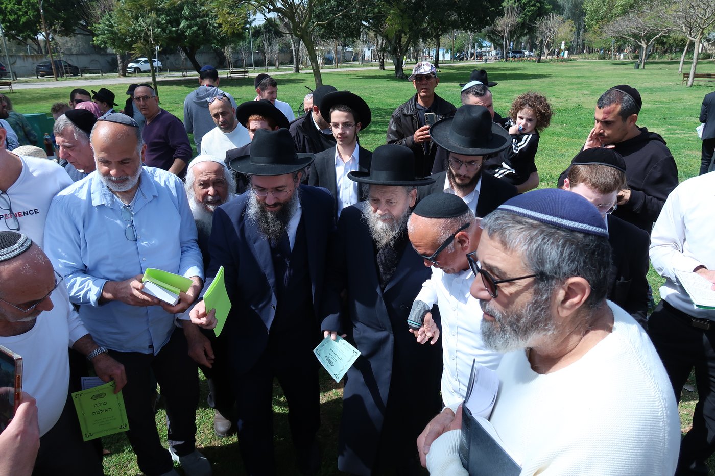 המקובל רבי דוד בצרי בברכת האילנות