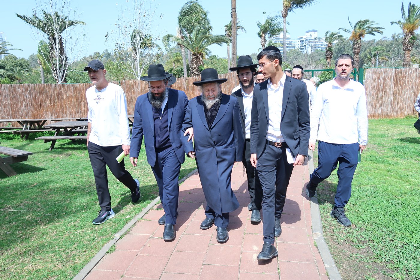 המקובל רבי דוד בצרי בברכת האילנות