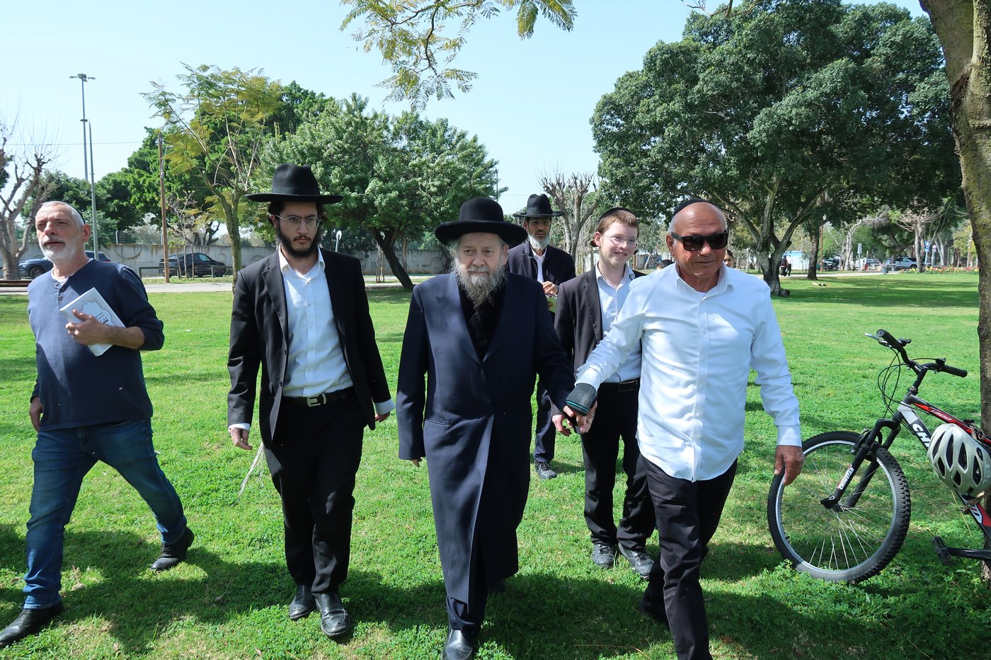 המקובל רבי דוד בצרי בברכת האילנות