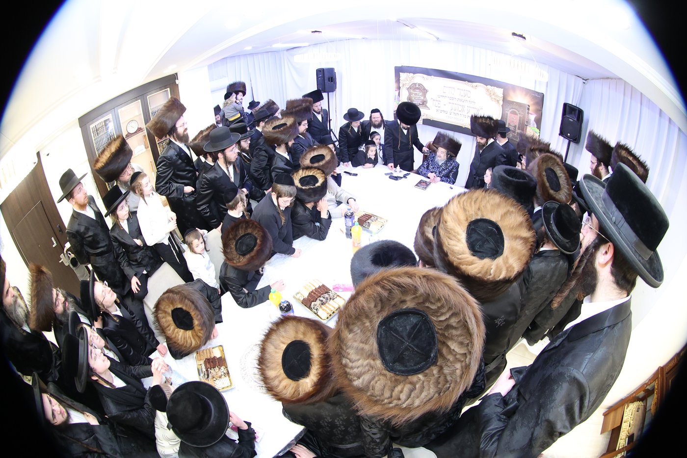 מסיבת הלחיים אצל הגרי"מ שכטר