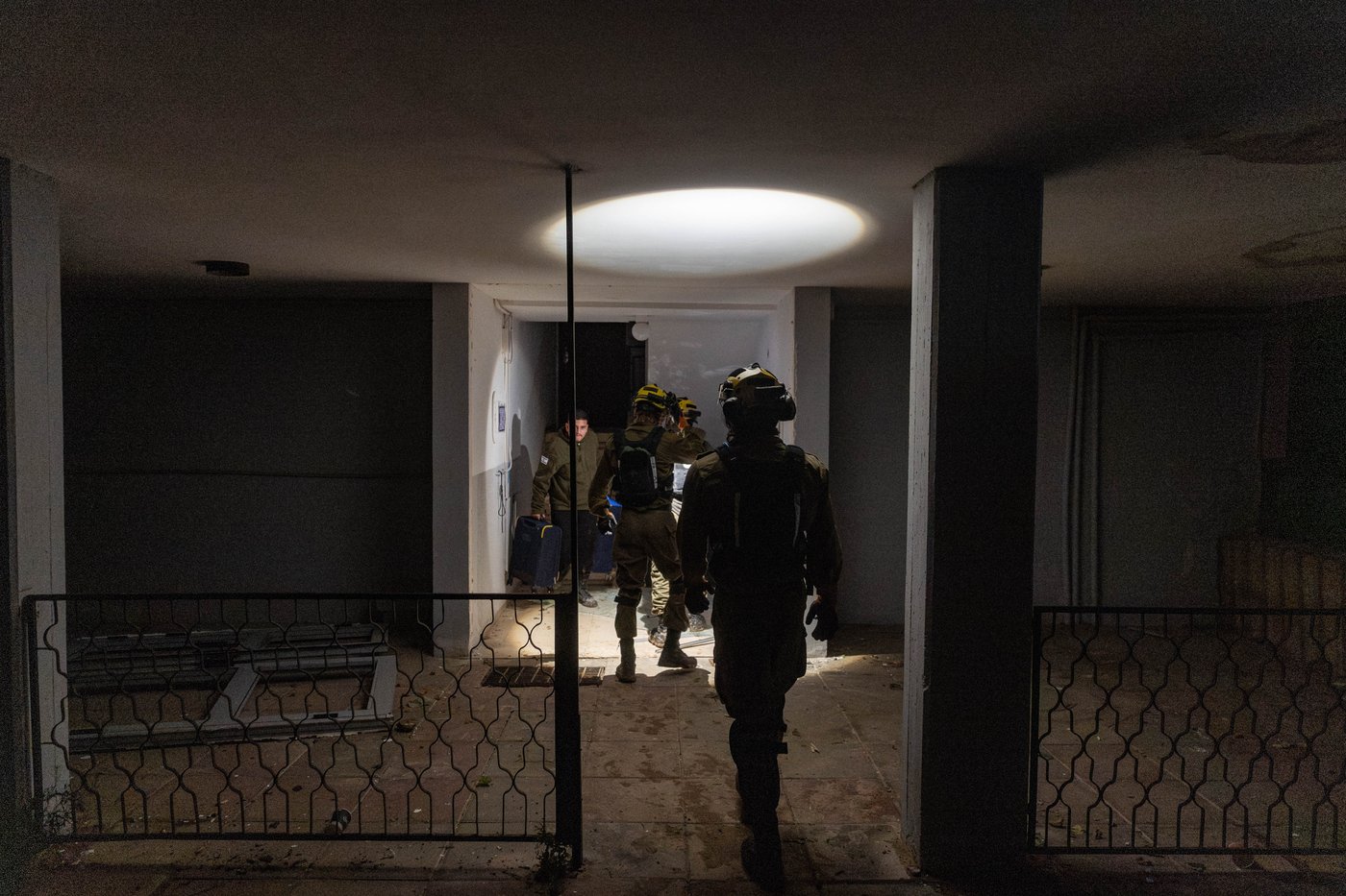 זירת הפגיעה בעיר ערד, ביום ובלילה