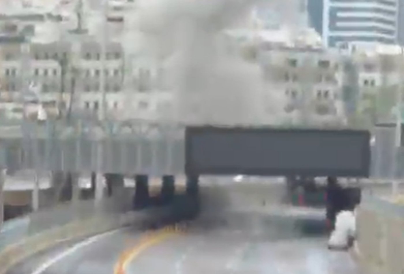 חובש בכיר נפצע בהדף מהפגיעה בתל אביב