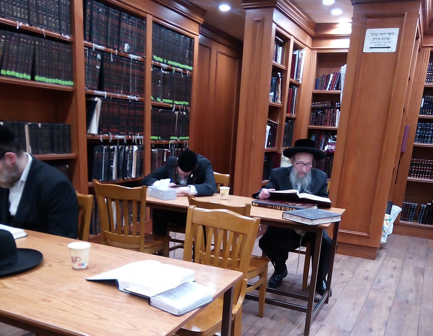  דומ"ץ סאטמר, הגה"צ רבי געציל בערקוביץ בהיכל התורה באנטווערפן