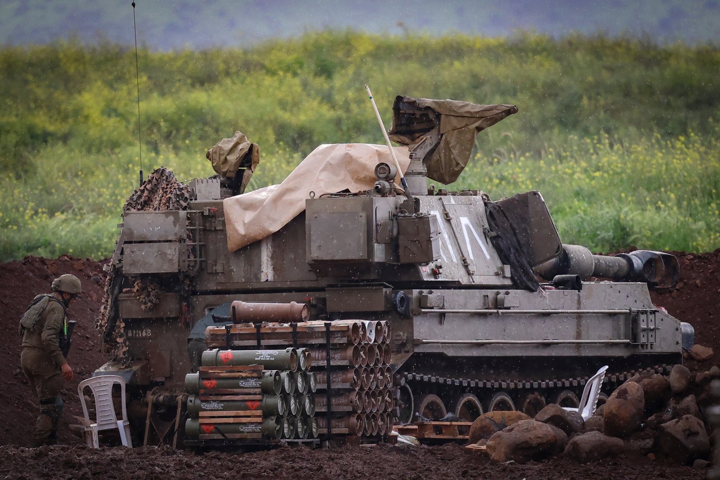 יום של מלחמה בצפון הארץ: חיילי צה"ל ליד הגבול עם לבנון