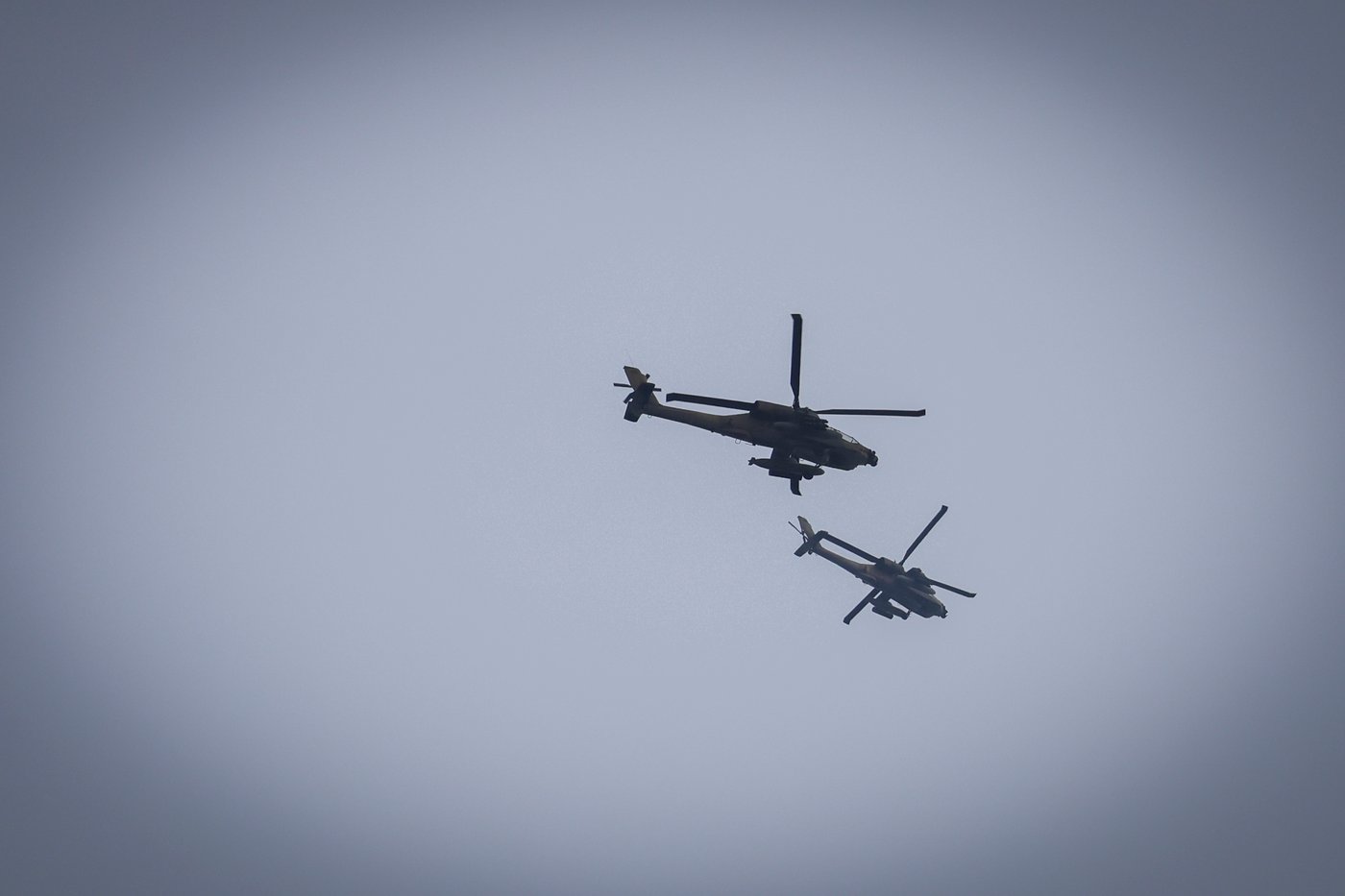 יום של מלחמה בצפון הארץ: מסוקים צבאיים טסים סמוך לגבול ישראל עם לבנון