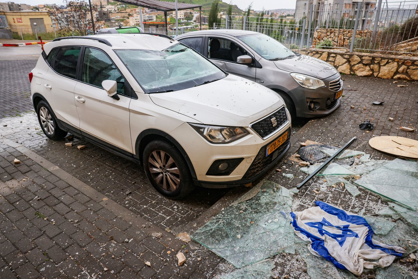יום של מלחמה בצפון הארץ: הזירה בה טיל שנורה לעבר ישראל גרם נזק לבניין ולכלי רכב במעלות-תרשיחא